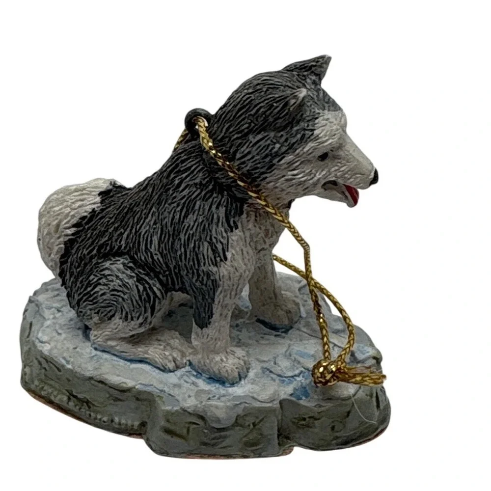 Alaska Siberian Husky Sled‎ Dog Resin Christmas Ornament Grey White Figurine